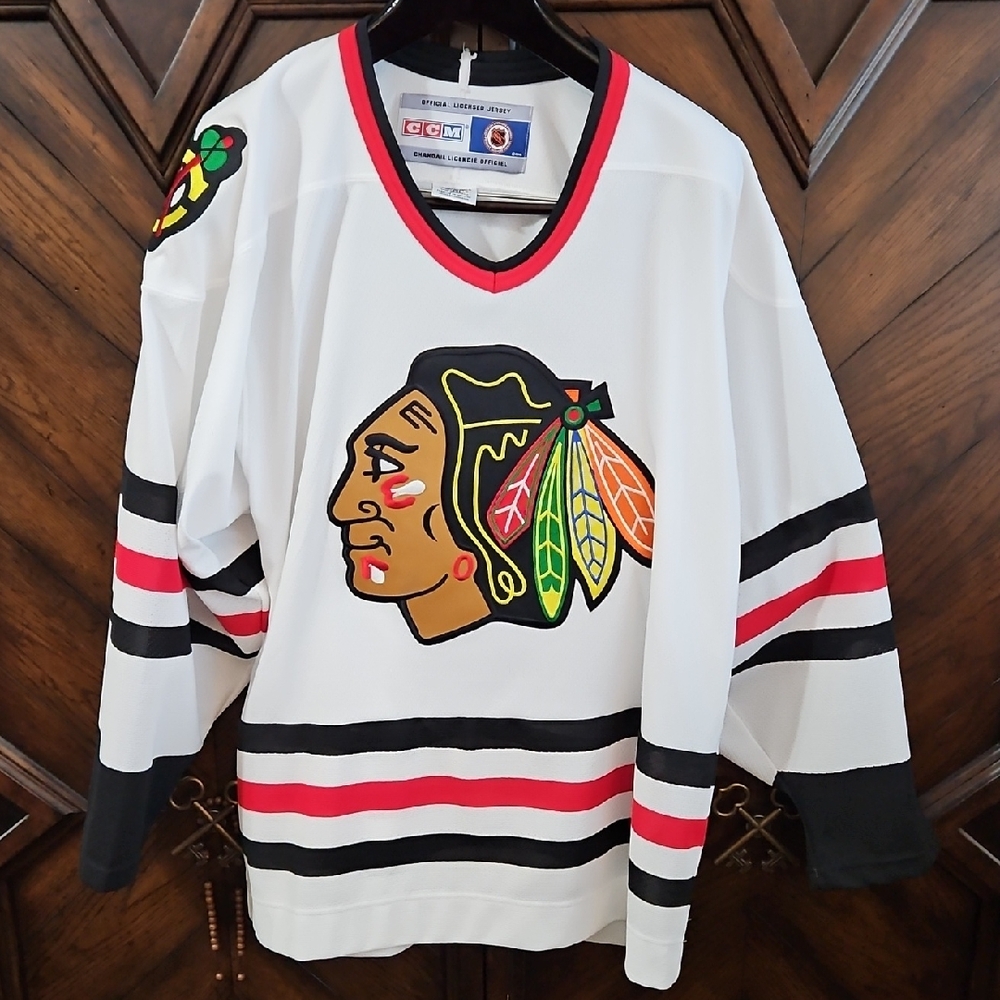 Blackhawks White and Black Hockey Jersey